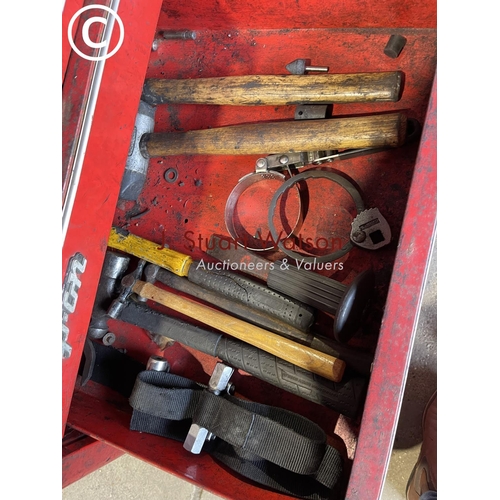 245 - A snap on tool chest completely loaded with assorted workshop tools, sockets, spanner's etc