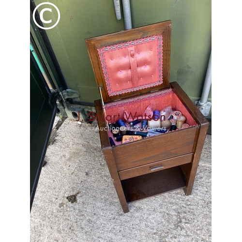 325 - Two oak sewing boxes with contents