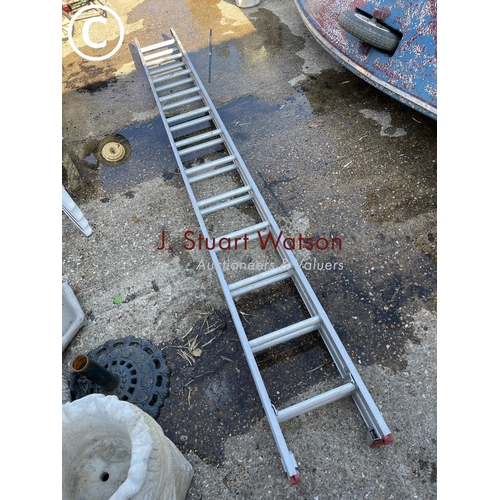 419 - A climba 3m aluminium extending ladder