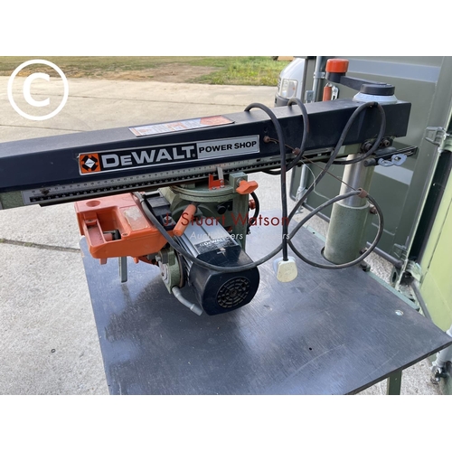 437 - A de Walt  DW501 Radial arm chop saw