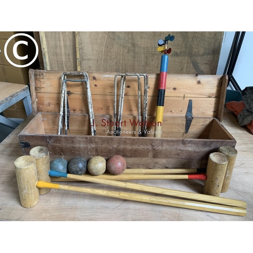 501 - Wooden boxed Croquet set, 4 mallets, 4 balls, 6 hoops and marker