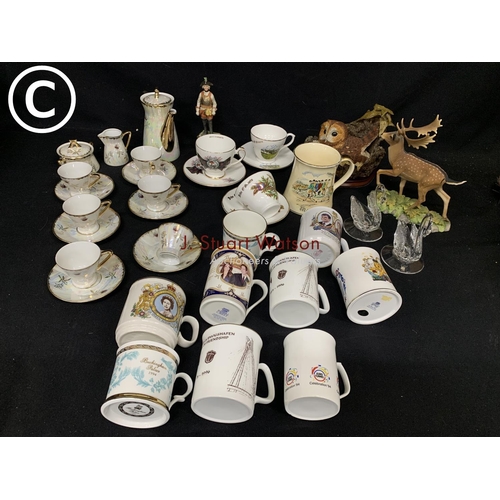 738 - Decorative coffee set, 3 John O Groats cups and saucers, mugs and ornaments(2)