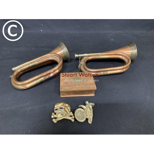 773 - 2 copper bugles, 2 brass buckles and wooden box