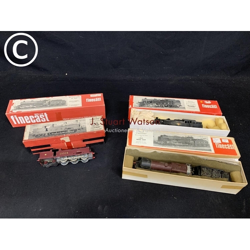 776 - 1 Wills Finecast unmade Loco kit, and 3 built locos