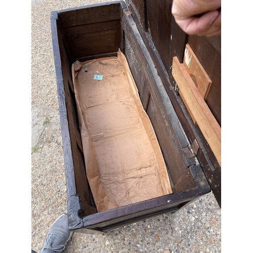 109 - An antique oak blanket box coffer