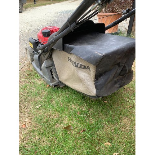 495 - A Honda HRX 426 Self propelled petrol lawn mower