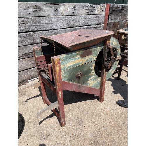 399 - A Vintage threshing machine