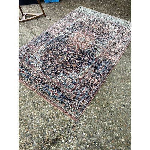 185 - A red and blue pattern oriemtal rug 140x 210: