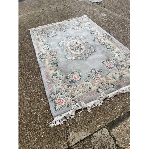 229 - A large Chinese pattern carpet 190x290