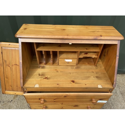 338 - A ducal pine bureau (door detached)