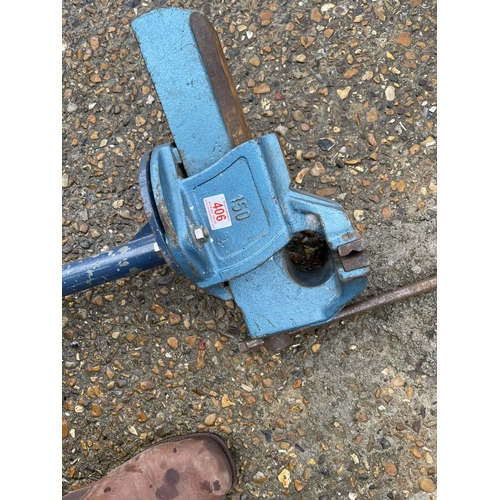 406 - A metalwork vice on pole stamd