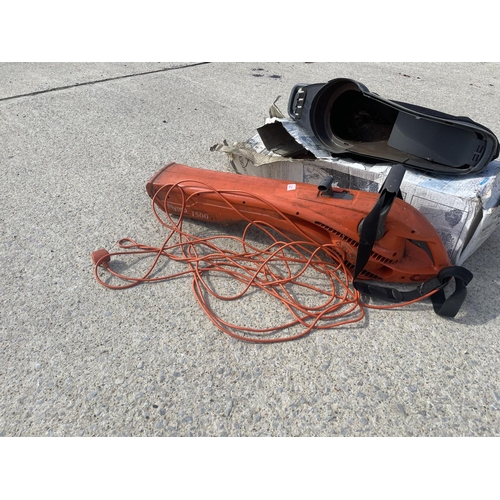 470 - Electric garden vac