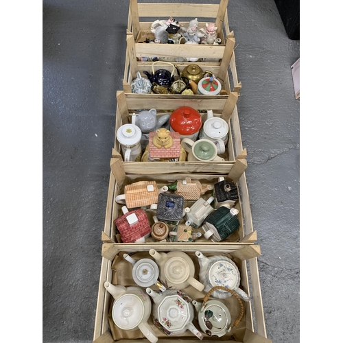 917 - 5 crates of novelty teapots