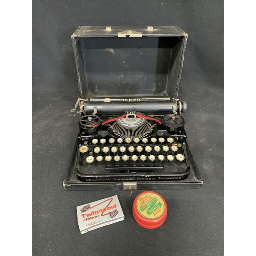 928 - Underwood portable typewriter