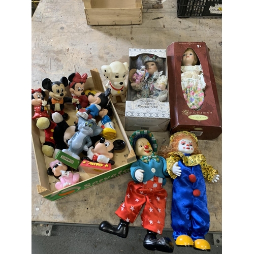 930 - Collection of Disney figures and 4 dolls (2)