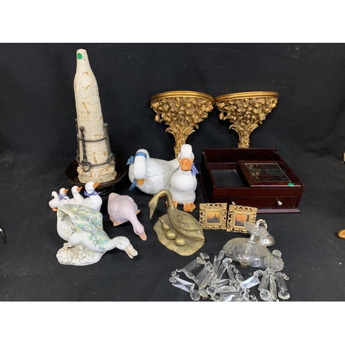 932 - 2 gilt wall shelves, chandelier light fitting, jewellery box and duck figures (2)