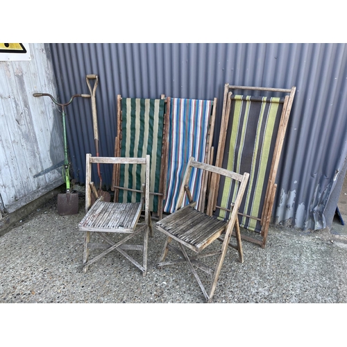 177 - Three vintage deck chairs, two folding chairs and two vintage spades