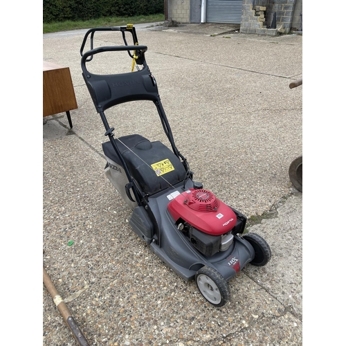 429 - A Honda hrx 26 lawn mower