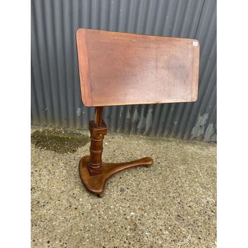 83 - A telescopic mahogany music stand