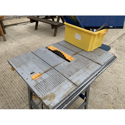 435 - An electric table saw