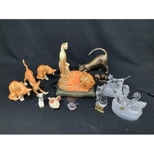 521 - Illuminated cat lamp, Lenox cat figure, and other figures