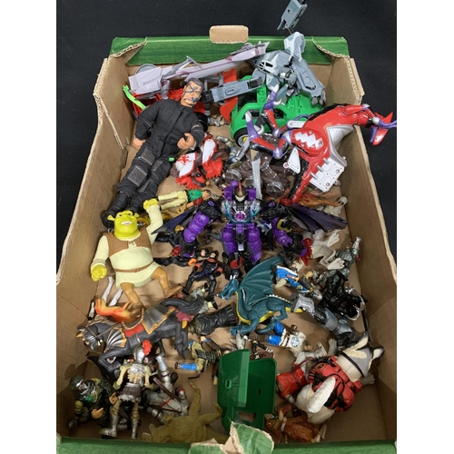 575 - Tray of toy model figures