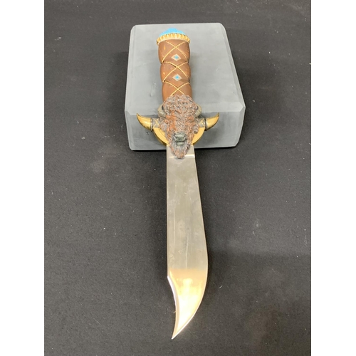 594 - Buffalo handle dagger, length 37cms