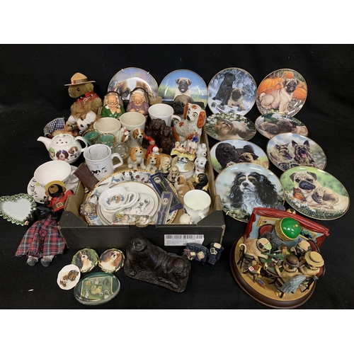 682 - 10 dog collectors plates, Danbury Mint- The Pokers players Pugs, Assorted Dogs etc (2)