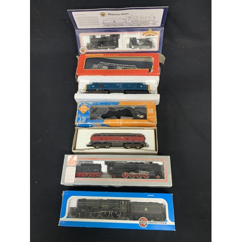 776 - Five 00 gauge locos various makes  boxed