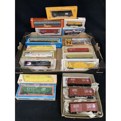 786 - Sixteen boxed 00 and HO gauge coaches and wagons