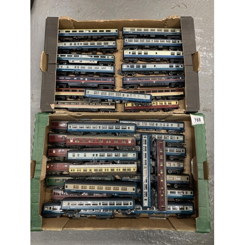 788 - Two trays of 00 gauge carriages (37 in total)