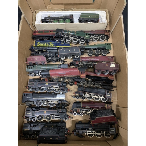 794 - A good collection of 18 metal and plastic locos, some with tenders