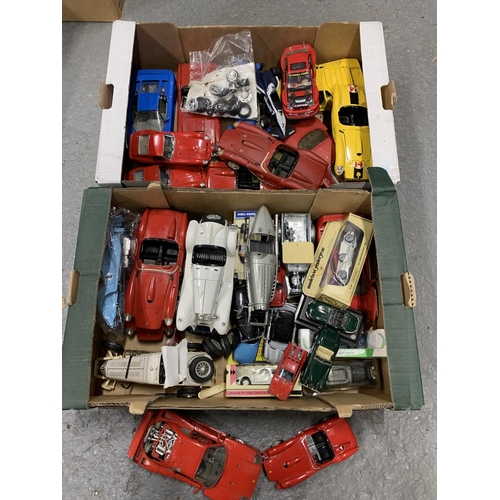 811 - Two trays of Burago and other model cars, some a/f