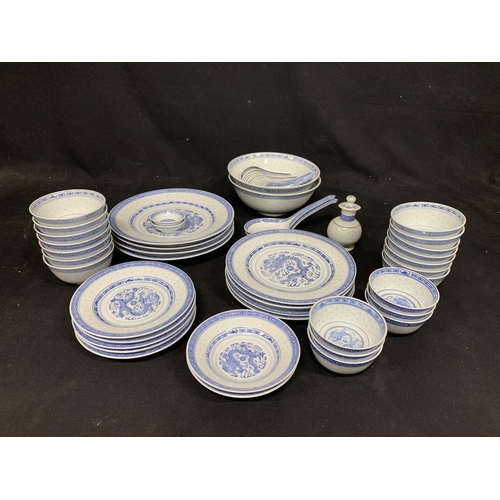 932 - 59 piece Chinese blue Pearlware table set