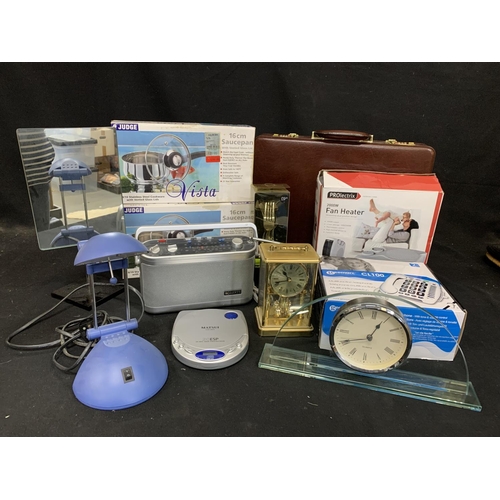 978 - Collection of electricals, clocks, radios, saucepans etc