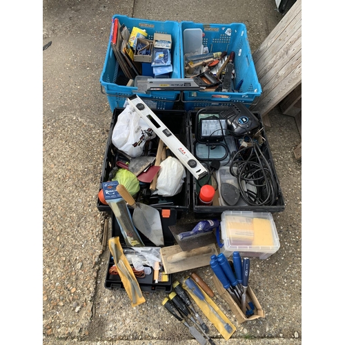 985 - Four trays of tools including Chisels and G clamps