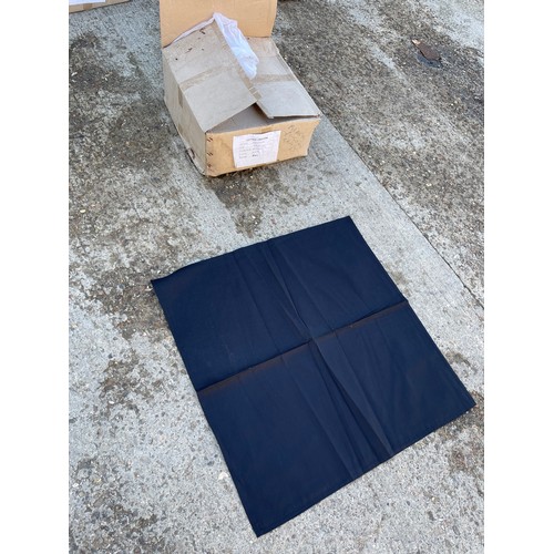 78 - BOX 80 black table cloth 36x36