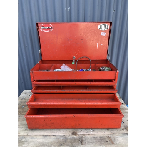 452 - A red metal snap on / Britool tool chest with key