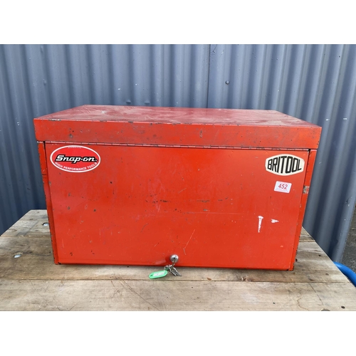 452 - A red metal snap on / Britool tool chest with key