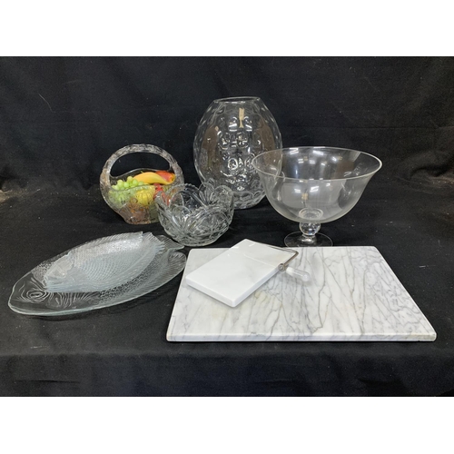 1056 - Glass ware, five fish platters, marble cheese cutter and chopping board