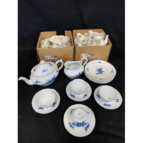 1070 - Blue and White Italian teaware and two boxes of W H Goss crested ware