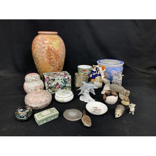 541 - Tall Jersey pottery vase 36 cms high,  and assorted Trinketware and ornaments