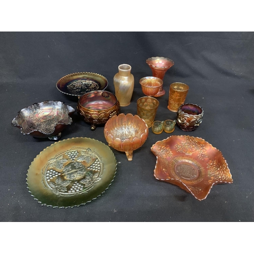 688 - Quantity of Vintage Carnival Glass