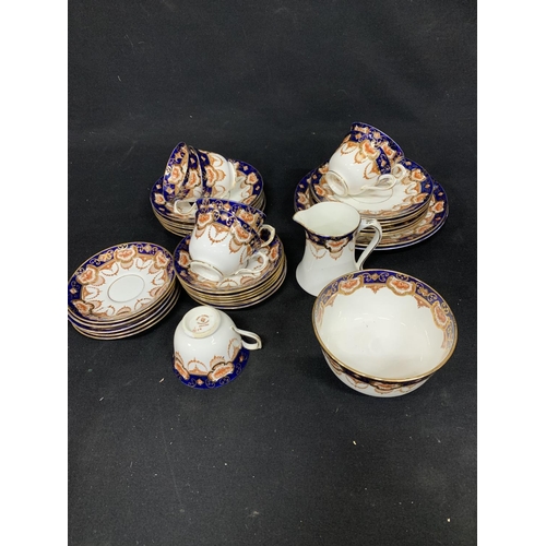 787 - 35 pieces of vintage Royal Albert teaware