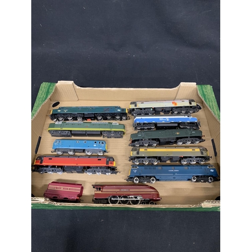 835 - Ten 00 gauge locos