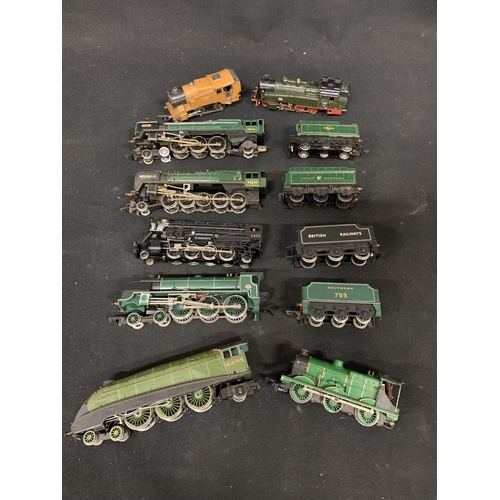 836 - Eight 00 gauge locos