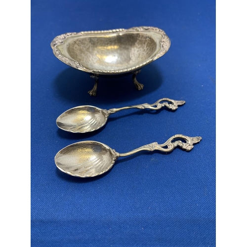 868 - Small White Metal dish and two spoons each marked 800, total  weight 1.9 ozt