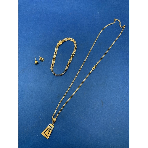 905 - 14ct Gold Greek Key Pattern Pendant and Chain, bracelet and pair of earrings, total weight 14.2 gms