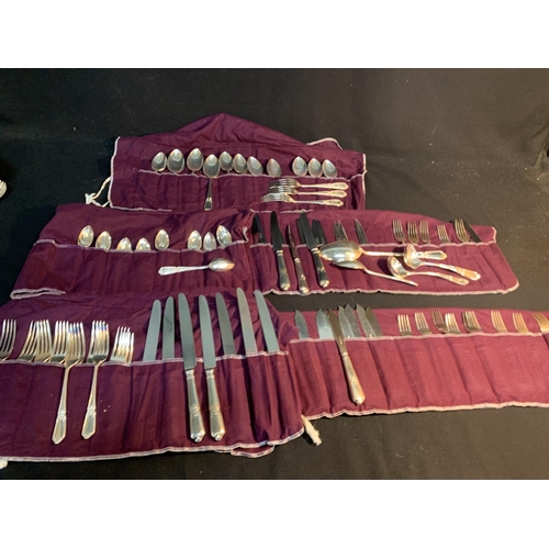 1021 - 110 pieces Garrard and Co matching cutlery