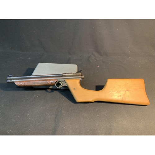 1032 - Crossman Model 1322 .22 Air Rifle